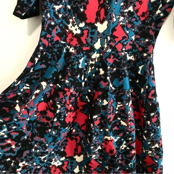 Floral Patterned Dress - Picture 6 of 10